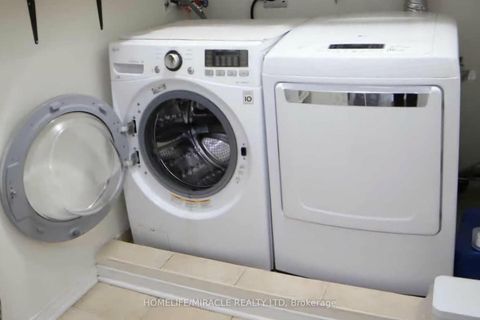 Photo 21 at 243 Venice Gate Drive, Vellore Village, Vaughan