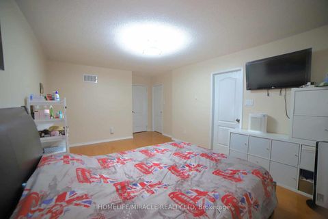 Photo 27 at 243 Venice Gate Drive, Vellore Village, Vaughan