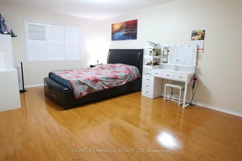 Photo 28 at 243 Venice Gate Drive, Vellore Village, Vaughan