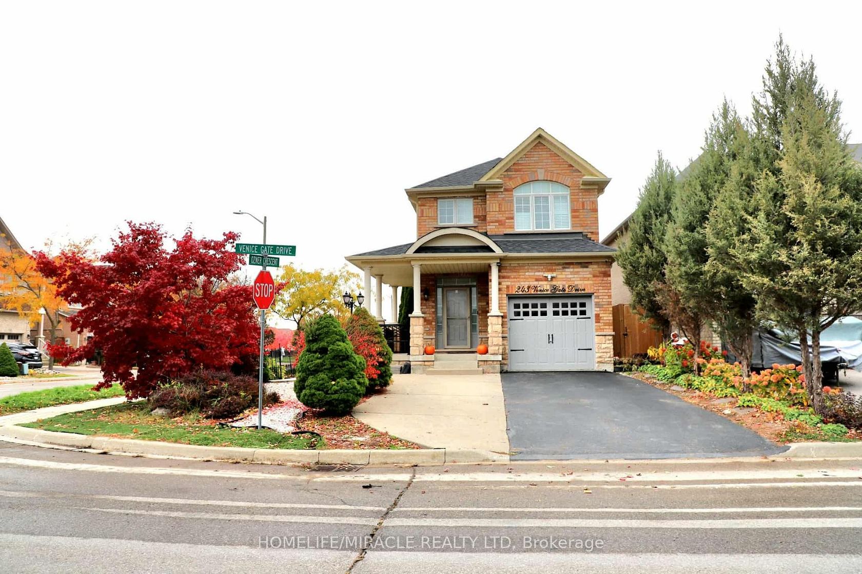 243 Venice Gate Drive, Vellore Village, Vaughan photo number 2