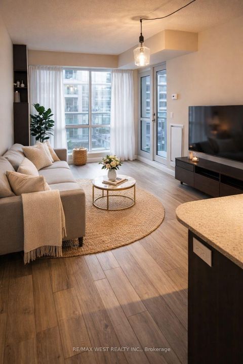 Photo 1 at 342 - 38 Grand Magazine Street, Niagara, Toronto