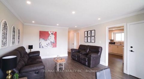 Photo 3 at 580 Gibb Street, Vanier, Oshawa