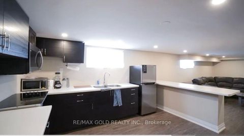 Photo 5 at 580 Gibb Street, Vanier, Oshawa