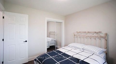 Photo 8 at 580 Gibb Street, Vanier, Oshawa