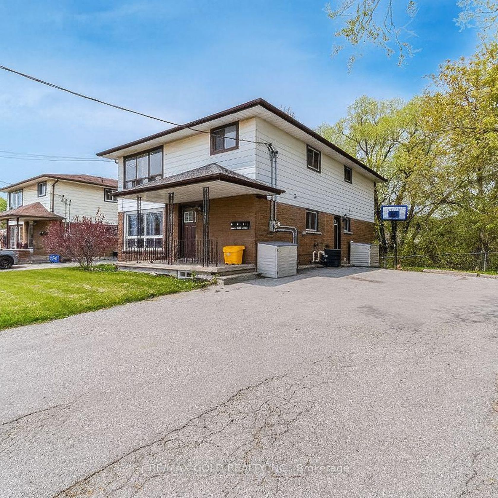 580 Gibb Street, Vanier, Oshawa 