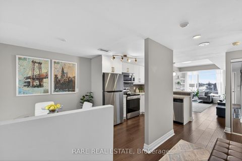 Photo 3 at 702 - 1801 Bayview Avenue, Leaside, Toronto