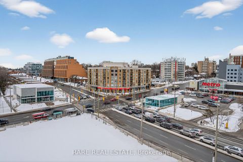 Photo 12 at 702 - 1801 Bayview Avenue, Leaside, Toronto