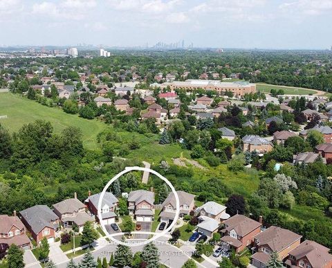 Photo 2 at 6807 Gracefield Drive W, Lisgar, Mississauga
