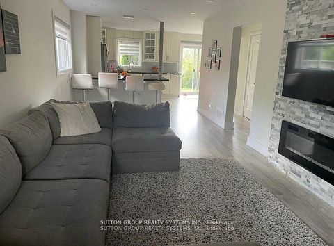 Photo 5 at 6807 Gracefield Drive W, Lisgar, Mississauga