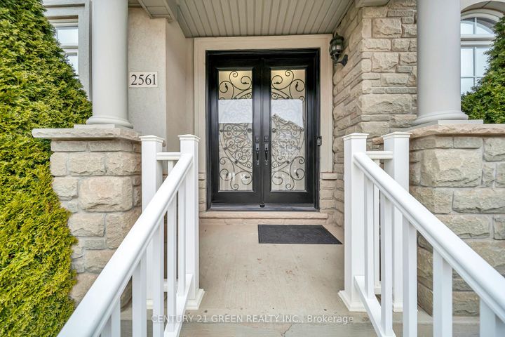 Photo 6 at 2561 Grand Oak Trail, WM Westmount, Oakville
