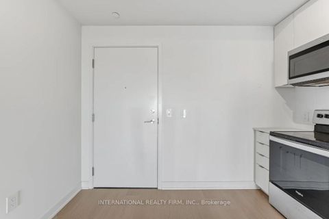 Photo 4 at 710 - 859 The Queensway, Queensway, Toronto