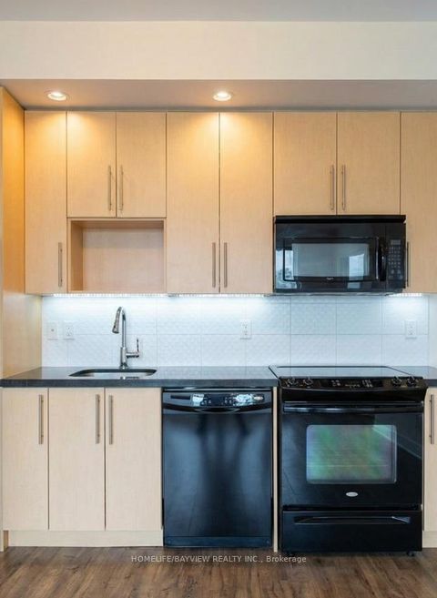 Photo 10 at 605 - 28 Linden Street S, North St. James Town, Toronto