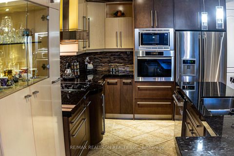 Photo 2 at 35 VANDERVOORT Drive, Jefferson, Richmond Hill