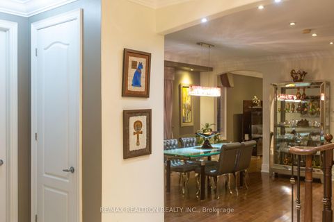 Photo 9 at 35 VANDERVOORT Drive, Jefferson, Richmond Hill