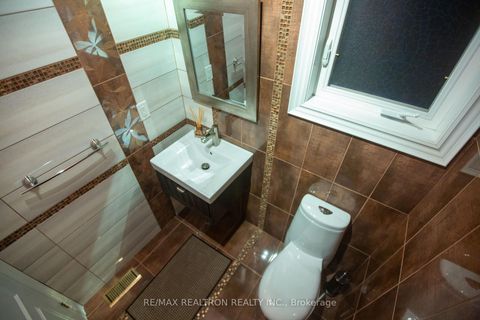 Photo 10 at 35 VANDERVOORT Drive, Jefferson, Richmond Hill