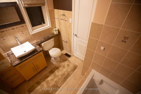 Photo 12 at 35 VANDERVOORT Drive, Jefferson, Richmond Hill