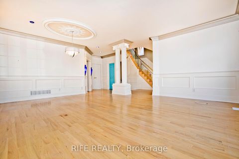 Photo 3 at 573 Old Orchard Grove, Nortown, Toronto