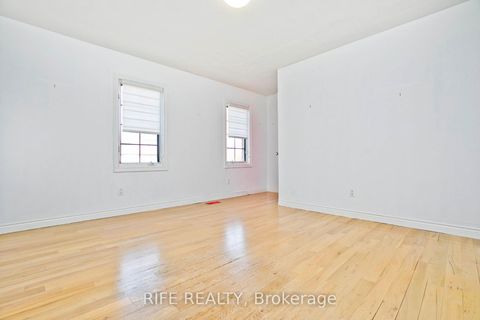 Photo 13 at 573 Old Orchard Grove, Nortown, Toronto