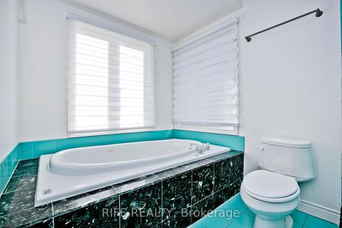 Photo 17 at 573 Old Orchard Grove, Nortown, Toronto