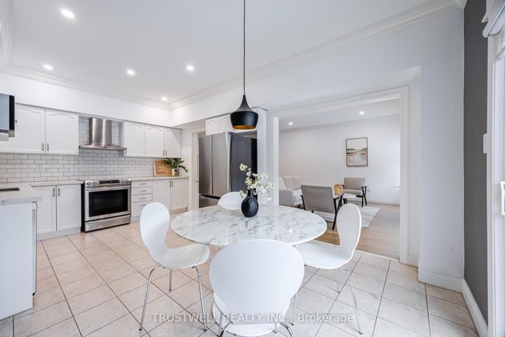 Photo 6 at 467 Pleasant Ridge Avenue, Patterson, Vaughan