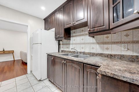 Photo 13 at 5 Hollingworth Drive, Dorset Park, Toronto