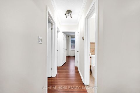 Photo 14 at 5 Hollingworth Drive, Dorset Park, Toronto