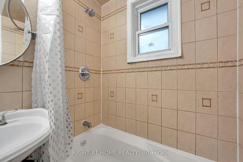 Photo 23 at 5 Hollingworth Drive, Dorset Park, Toronto