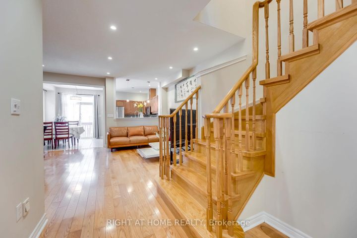 Photo 3 at 3402 Fountain Park Avenue, Churchill Meadows, Mississauga