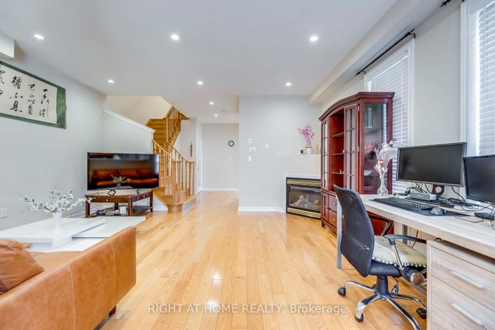 Photo 9 at 3402 Fountain Park Avenue, Churchill Meadows, Mississauga