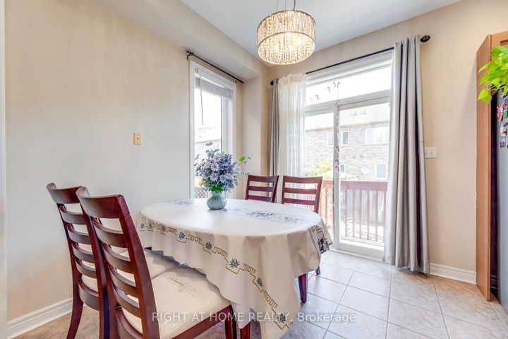 Photo 12 at 3402 Fountain Park Avenue, Churchill Meadows, Mississauga