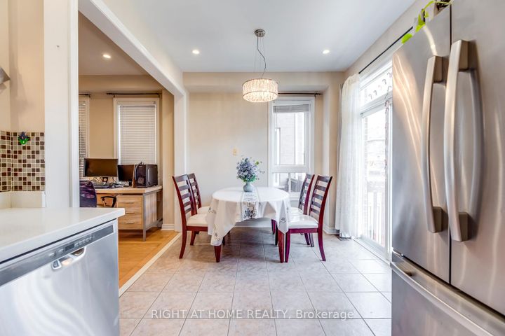 Photo 18 at 3402 Fountain Park Avenue, Churchill Meadows, Mississauga