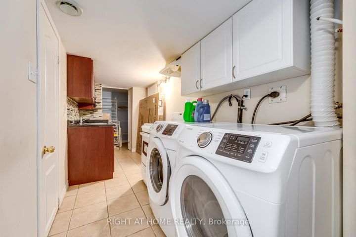 Photo 34 at 3402 Fountain Park Avenue, Churchill Meadows, Mississauga