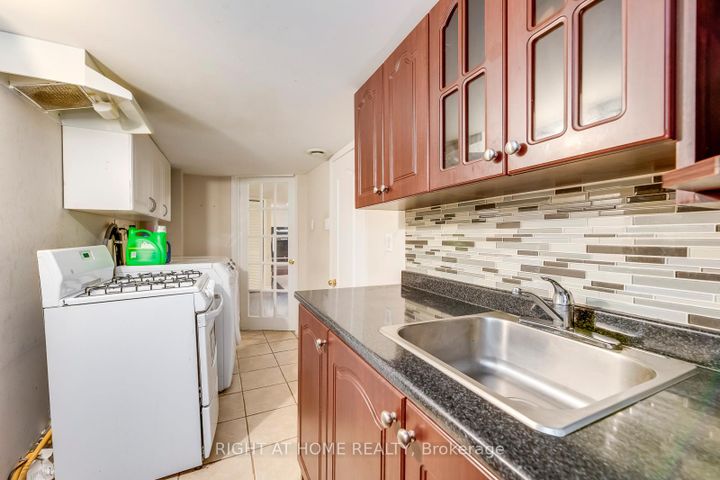 Photo 35 at 3402 Fountain Park Avenue, Churchill Meadows, Mississauga