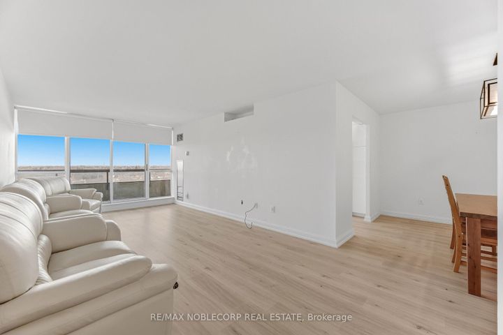 Photo 7 at 1107 - 22 Hanover Road, Queen Street Corridor, Brampton