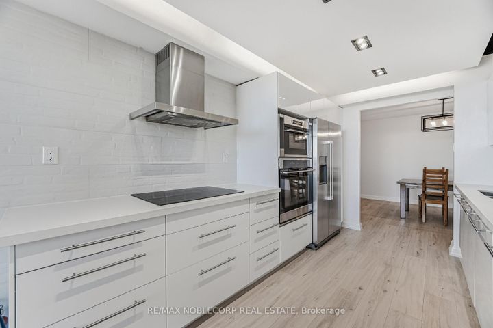 Photo 11 at 1107 - 22 Hanover Road, Queen Street Corridor, Brampton