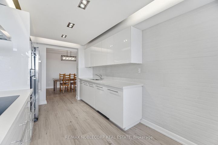 Photo 12 at 1107 - 22 Hanover Road, Queen Street Corridor, Brampton