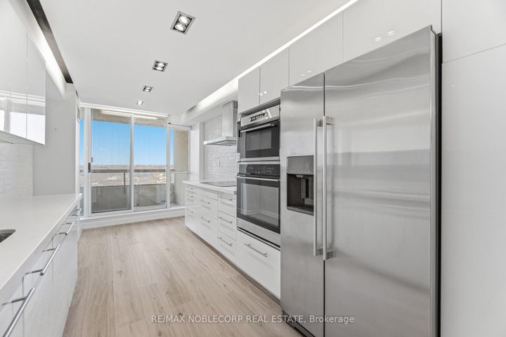 Photo 14 at 1107 - 22 Hanover Road, Queen Street Corridor, Brampton