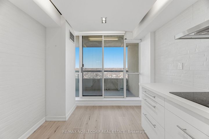 Photo 15 at 1107 - 22 Hanover Road, Queen Street Corridor, Brampton