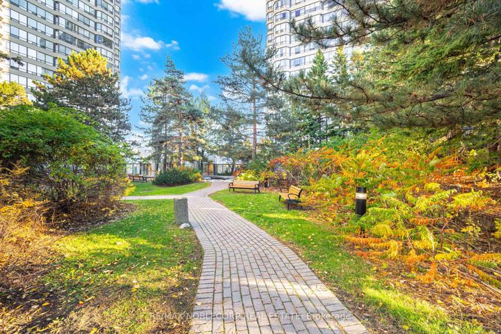 Photo 24 at 1107 - 22 Hanover Road, Queen Street Corridor, Brampton