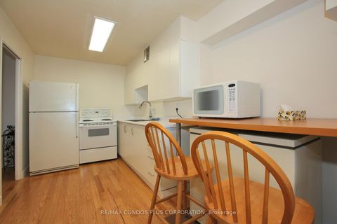 Photo 9 at 1605 - 260 Scarlett Road, Smythe, Toronto