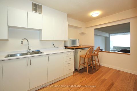 Photo 11 at 1605 - 260 Scarlett Road, Smythe, Toronto