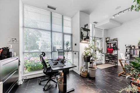 Photo 2 at 110 - 628 Fleet Street, Niagara, Toronto