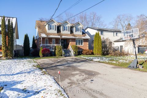 Photo 1 at 18 Canal Street, Keswick South, Georgina