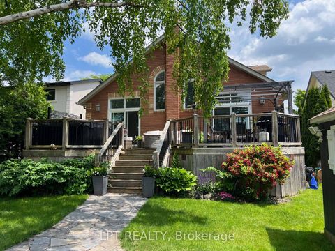 Photo 2 at 18 Canal Street, Keswick South, Georgina