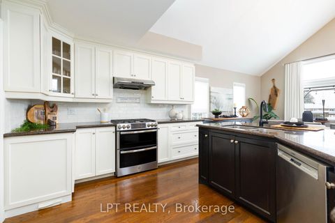 Photo 14 at 18 Canal Street, Keswick South, Georgina