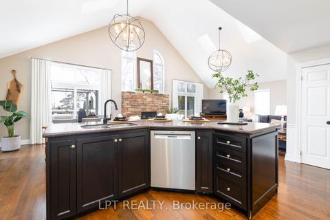 Photo 15 at 18 Canal Street, Keswick South, Georgina