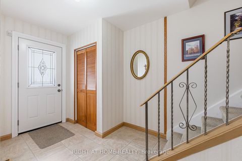 Photo 2 at 8 Parkington Crescent, Woburn, Toronto