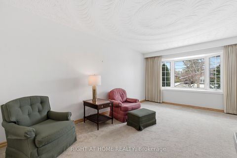 Photo 3 at 8 Parkington Crescent, Woburn, Toronto