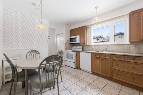 Photo 5 at 8 Parkington Crescent, Woburn, Toronto