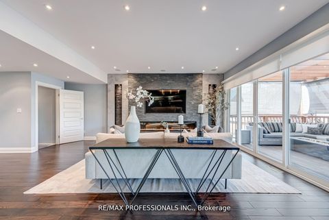 Photo 5 at 372 Silverthorn Avenue, Eglinton West, Toronto